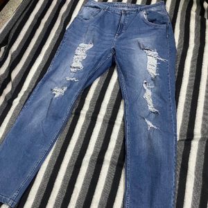 Roadster Boyfriend Straight Cut Ripped Jeans