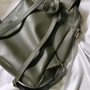 Stylish Leather College Bag 🛍️