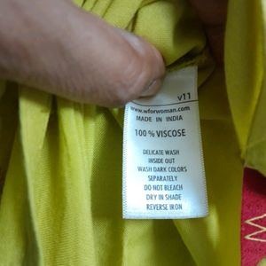 W 16 Size Bust 42 And Length 45 It Has A Flaw