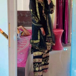 Pakisthani Black  Embroidery Suit