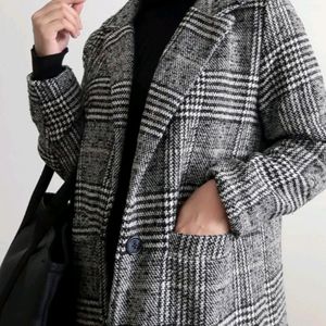 New Korean Black And White Stripped Long Coat