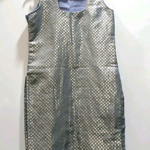 🆕️ Grey Brocade Silk Sleeveless Kurta