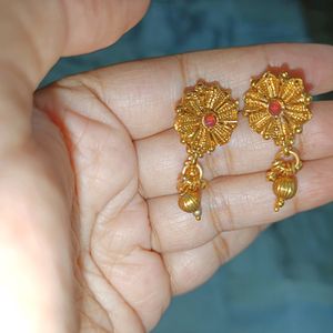 Mangalsutra and earrings set