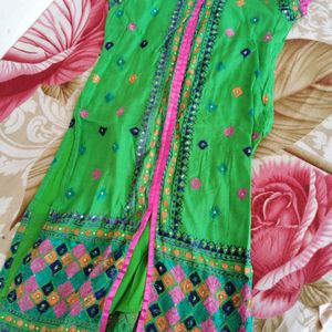 Women's Embroidery Kurta