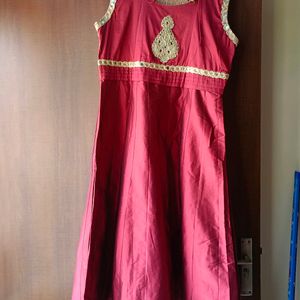 Beautiful Kurti With Mirror Work On Neck