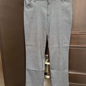 Checks Pant Straight Fit Wrinkle Free Mid Rise