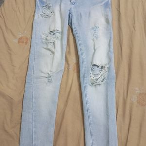 Damaged Style Jeans.....