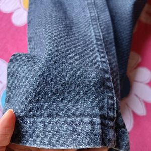 Dark Washed Jeans For Women Fits Upto 28 Waist. Mid Rise Jeans.