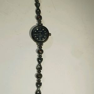 women's QUARTZ Brand watch