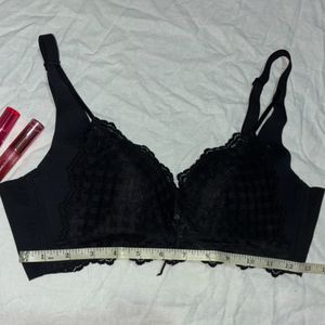 Lace Detailed Black Bra