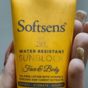 Softsens Spf 30 Water Resistance Sunblock