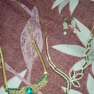 2 Sets Of Necklace