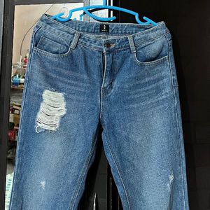 Mom Fit Torn Jeans