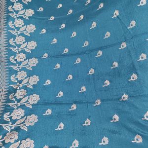 Festive Saree With Golden Print