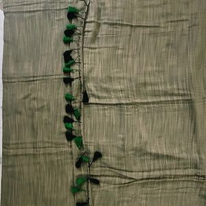 Suta Olive Green Mulmul Cotton Saree With Tassels