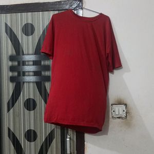 Used Round Neck Red T-shirt