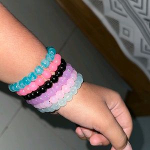 handmade bead bracelet (2 bracelets for 500 coins)