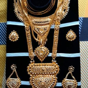 3 Gold Jewellery Sets With 4 Free Bangles