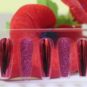 Beautiful Artificial Nails With Sticker