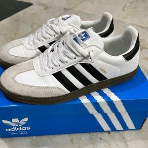 ADIDAS SAMBA WHITE GUM SIZE - UK 7.5