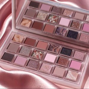 Huda Beauty Rose Quartz Eyeshadow Palette