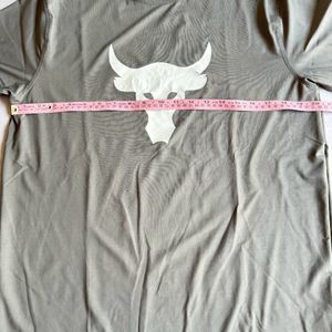 Under Armour Tshirt