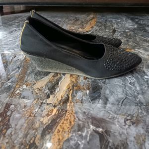 Black Bellies Footwear For Women