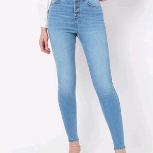 4 Bottom Trendy Jeans