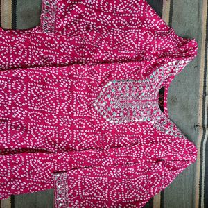 Women Rayon Bhandej Embroidery Work Kurti ( S )