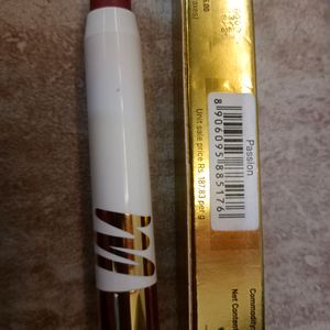 Myglamm Perfact Curve Lip Crayon,