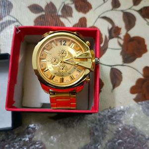 PREMIUM WATCH😍💯GOLDEN COLOUR , Osm Look