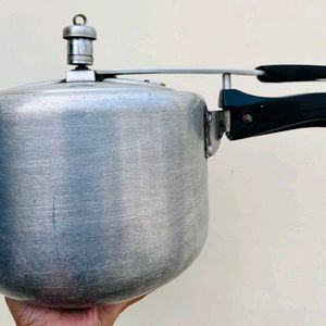 Aluminium Pressure Cooker