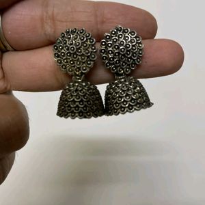 4 Pairs Of Earrings