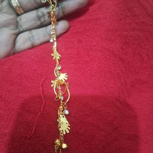 New Gold Pleated Neck Chain Unused