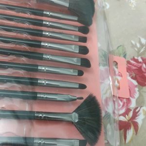 🎊Price Drop-Miniso 12pcs Brush Set Worth ₹500