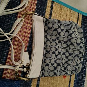 COACH (AUTHENTIC) SLING BAG