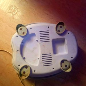 Electric foot massager and medicure tub