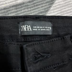 Zara Jeans -Black Highwaisted