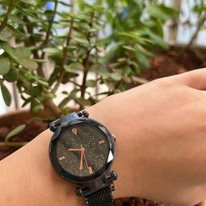 Watch For Women Black Colour Magnetic Strap