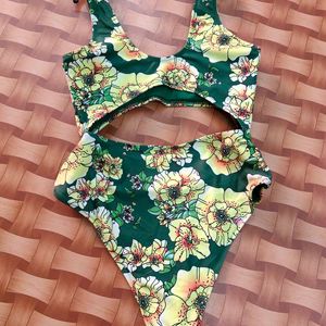 Beautiful Printed Swimwear For Beauties