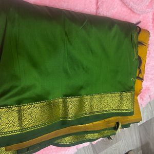 prize drop Fabulous Sarees(काठपदर)with blouse piec