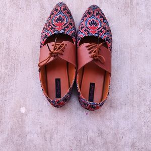 Handmade Ajrakh Bellies From Pair Patola