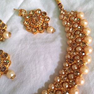 Beautiful Gold Finish Pearl Necklace For Women❤️
