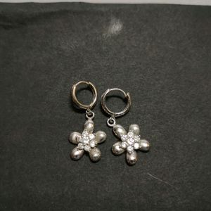 2 Earings Pairs Silver Plated With Crystal Diamond