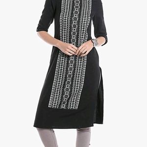 Naari 3 Quarter Sleeves Round Neck Kurti