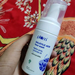 Plum Salicylic Acid Face Wash