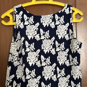 Sleeveless Top With Hanging Design