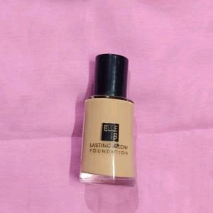 Elle 18 Pearl Shade Foundation