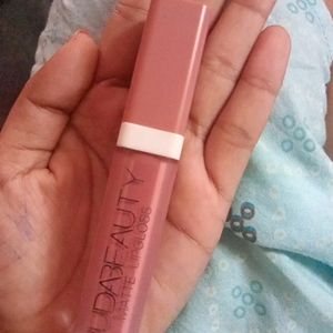 Huda Beauty Liquid Matte Nude Lipstick.