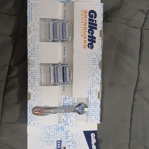 Gillette Shaving Combo